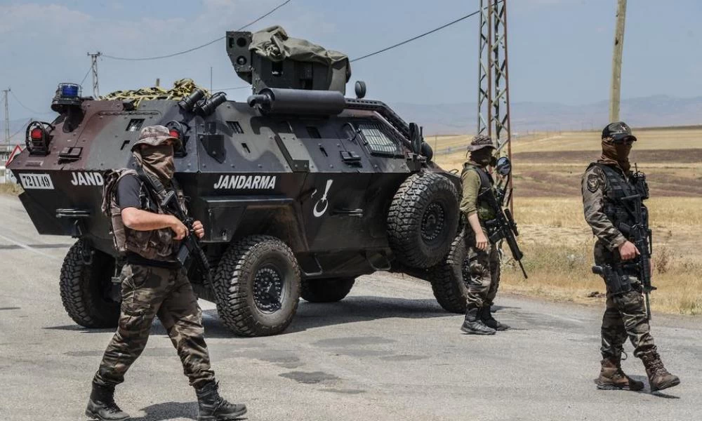 Στήνει κρίση η Άγκυρα - O Ερντογάν στέλνει 1.000 άνδρες των ειδικών δυνάμεων στα σύνορα